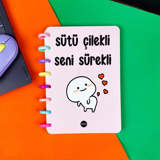 Sütü Çilekli Seni Sürekli Tasarımlı Kalp Spiralli Defter