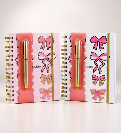 Kurdele Figürlü 160 Yaprak Çizgili + 1Sayfa Sticker Defter Tükenmez Kalem Set